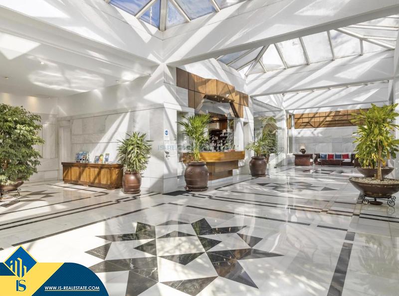 Foto c64e96ff-6c56-4eab-8161-3da29c3a9c9d. Appartement mit heizung parking pool in Puerto Banús Marbella