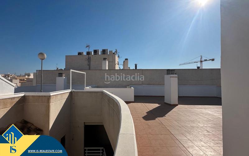 Foto f819e5ef-9ce8-42f9-941a-5f7c50752f3c. Apartment with heating pool in Parque de las Naciones Torrevieja