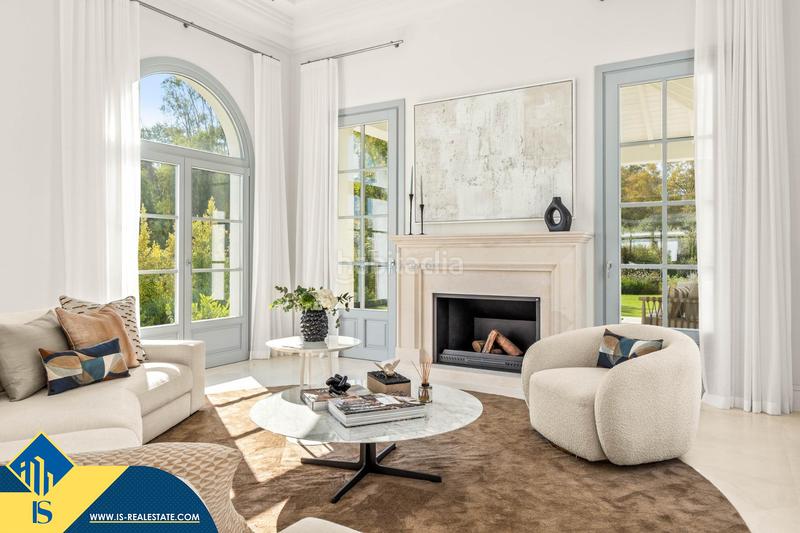 Foto b882b0b6-7b36-46e6-bc92-f4b1f8d8925c. Chalet avec parking piscine dans La Dama de Noche - La Alzambra Marbella