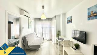 Pis a Centro - Muelle Pesquero. Apartamento con terraza, en la provincia de alicante, en torrevi