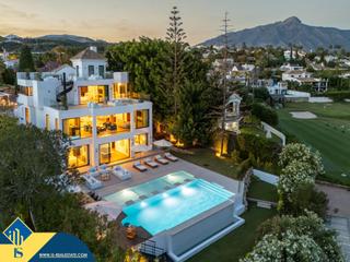 Chalet en La Dama de Noche - La Alzambra. Villa con piscina privada, en la provincia de málaga, en marbell