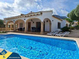 Chalet à Gargasindi - Garduix - Colina del Sol. Villa con piscina privada, en la provincia de alicante, en calpe