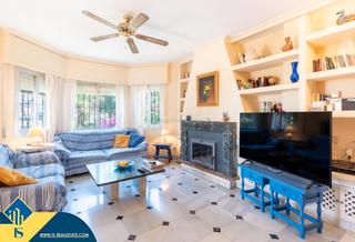 Chalet à Nueva Andalucía centro. Villa con piscina privada, en la provincia de málaga, en la ciud