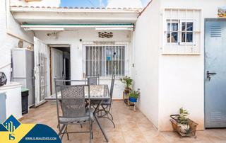 Haus in Zona Carrefour - Urbanizaciones. Bungalow reformado con terraza, en la provincia de alicante, en