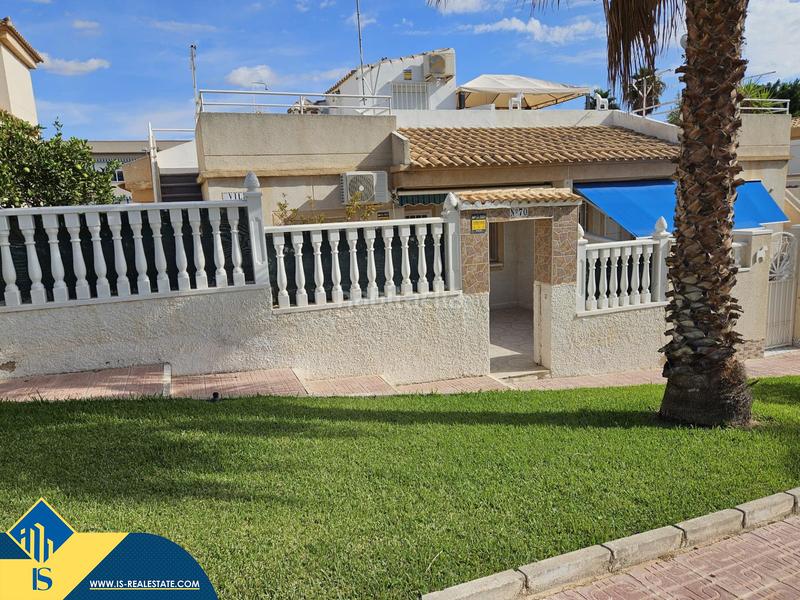 Foto 2157c03d-f467-4525-934f-3046970c766f. House with pool in Los Balcones-Los Altos Torrevieja