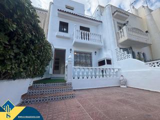 Casa adosada en Zona los Frutales. Casa reformada con terraza, en la provincia de alicante, en la c