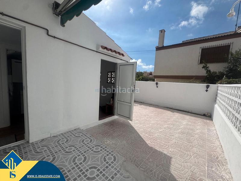 Foto 18b2f7dd-f93a-43ad-82ef-c74bfa341aa5. Reihenhaus mit kamin heizung in Zona los Frutales Torrevieja