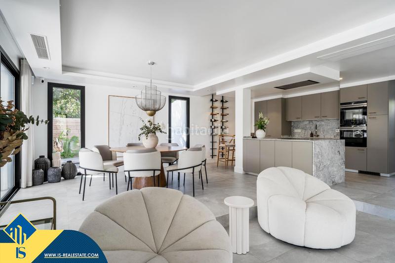 Foto 0fa5b684-a8cb-422c-813a-0891e7fb3bfb. Chalet mit parking pool in La Dama de Noche - La Alzambra Marbella