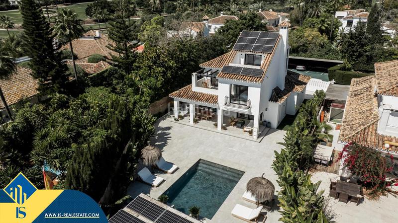 Foto 1d48ce0d-2b93-4bba-adad-50e25b1a8eb2. Chalet mit parking pool in La Dama de Noche - La Alzambra Marbella