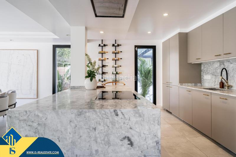 Foto 20eb75e4-0e6b-44d8-b84a-24feabef0e78. Chalet mit parking pool in La Dama de Noche - La Alzambra Marbella