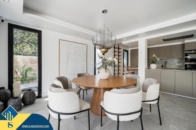 Foto 59d1e56a-2762-4da6-8781-1608e7aedf09. Chalet mit parking pool in La Dama de Noche - La Alzambra Marbella