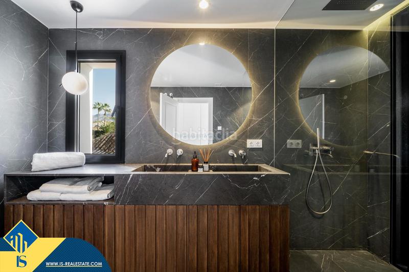 Foto e1cc130a-5639-485e-ae13-2085fdb57537. Chalet mit parking pool in La Dama de Noche - La Alzambra Marbella