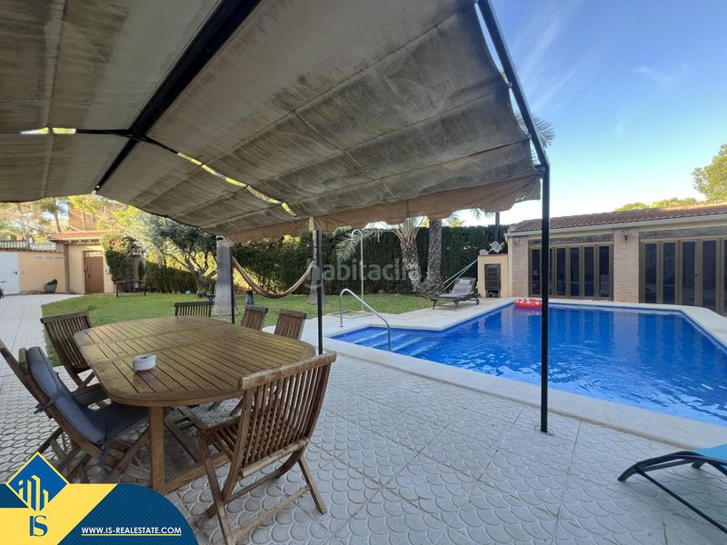Foto 5525d11a-3c70-4abc-be88-ddeb44897972. Chalet avec parking piscine dans Los Balcones-Los Altos Torrevieja