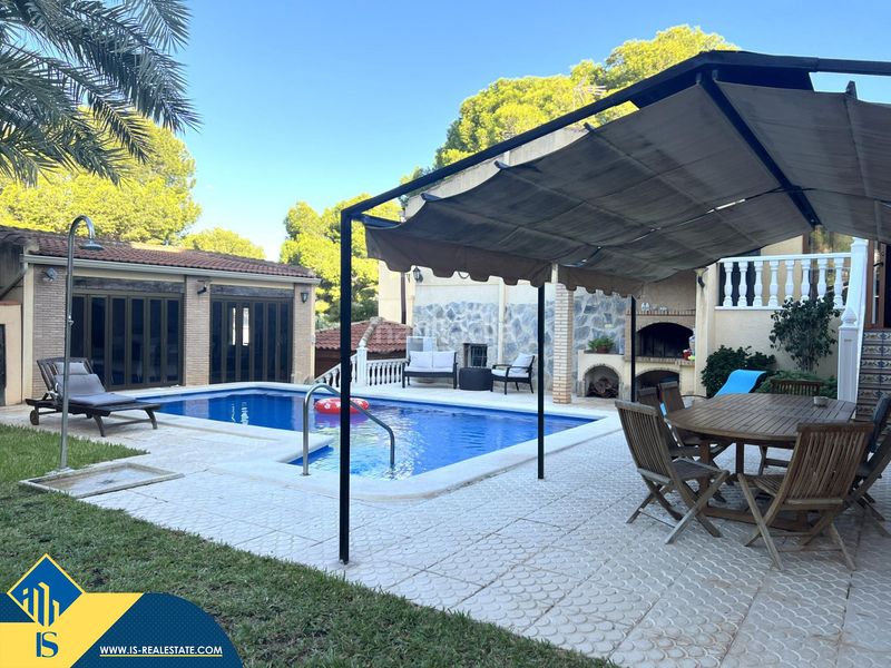 Foto 7fe4b776-59fb-497e-bcef-3a8092f30482. Chalet avec parking piscine dans Los Balcones-Los Altos Torrevieja