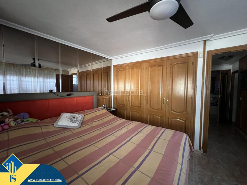Foto a49bc5de-f033-4290-bfe2-5785ee95be92. Chalet avec parking piscine dans Los Balcones-Los Altos Torrevieja