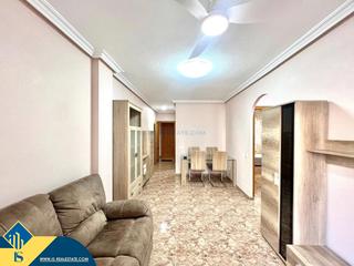Apartment in Antonio Machado. Apartamento con terraza, en la provincia de alicante, en la ciud