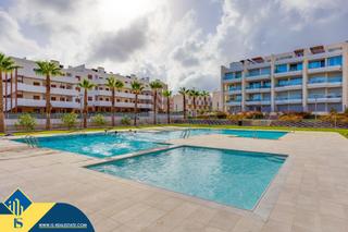 Piso en Villamartín-Las Filipinas. Apartamento con piscina comunitaria, en la provincia de alicante