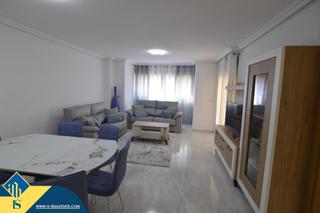 Piso en Las Piscinas Naturales. Apartamento con terraza, en la provincia de alicante, en torrevi
