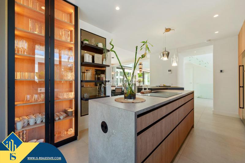 Foto 19e4fb76-99c3-452f-9a68-554236845b71. Chalet avec parking piscine dans lomas de Marbella club Marbella