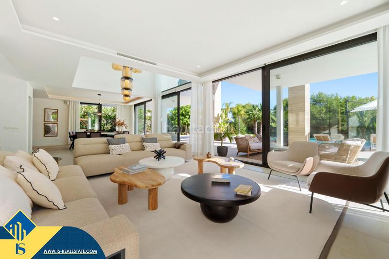 Foto 1adf55ea-7e40-4e79-a837-e429d789c83f. Chalet avec parking piscine dans lomas de Marbella club Marbella