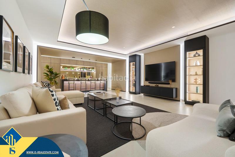 Foto 527fca1d-26bd-4577-afe9-09b09ef59c9a. Chalet avec parking piscine dans lomas de Marbella club Marbella