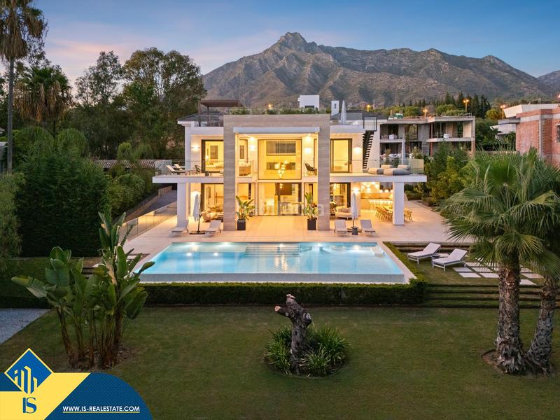 Foto 911d311e-ac0e-4a52-85b0-de100fce24e8. Chalet avec parking piscine dans lomas de Marbella club Marbella