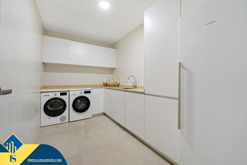 Foto df7d618d-5848-43a1-9eb6-03e7ca7de001. Chalet avec parking piscine dans lomas de Marbella club Marbella