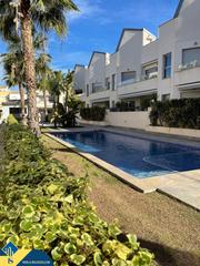 Casa a La Veleta. Bungalows con piscina comunitaria, en la provincia de alicante,
