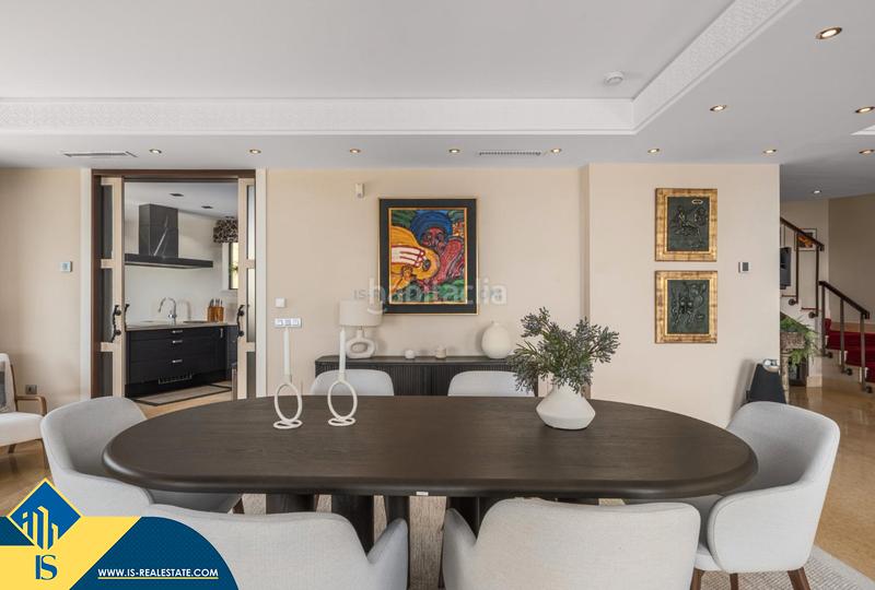 Foto 06e0ed32-3085-4581-8437-bf1c514c6752. Duplex avec chauffage parking piscine dans Los Naranjos Marbella