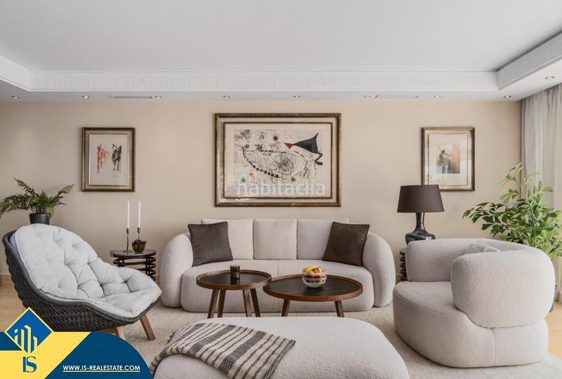 Foto 41c44ef3-b0b9-4751-9b2a-da1a9677c970. Duplex avec chauffage parking piscine dans Los Naranjos Marbella