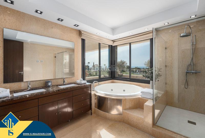 Foto 729ca401-de98-4bca-ae5e-1aa0bcd65648. Duplex avec chauffage parking piscine dans Los Naranjos Marbella