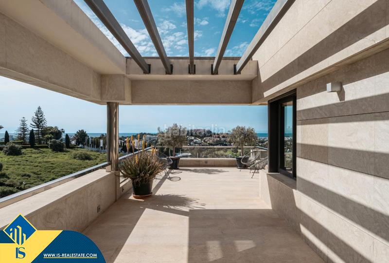 Foto 732d950a-d7fd-4dde-9cca-7678aba95957. Duplex avec chauffage parking piscine dans Los Naranjos Marbella