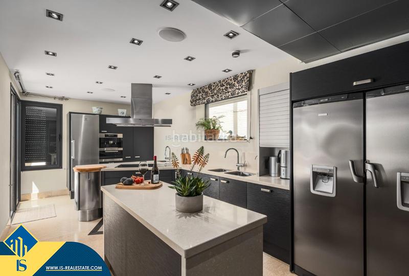 Foto d0a2269b-4636-4898-8e26-d2cbcc29350e. Duplex avec chauffage parking piscine dans Los Naranjos Marbella