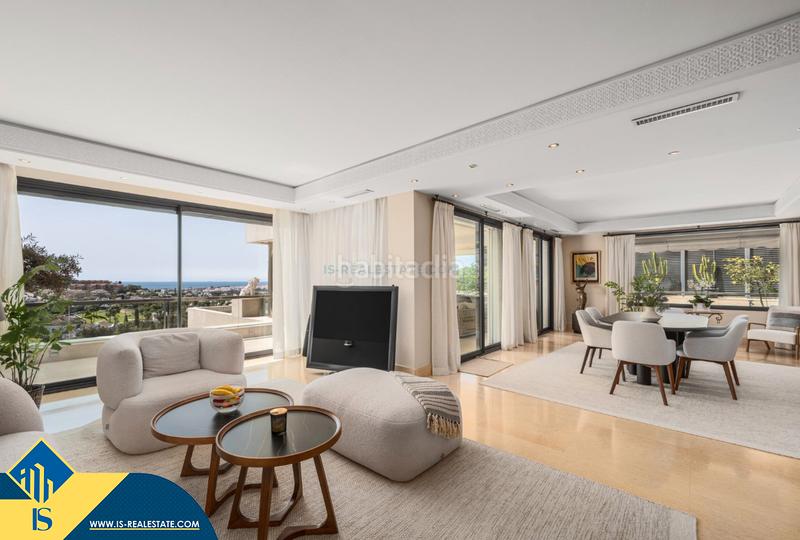 Foto ef390a48-ea86-4b73-808d-9fc8712c90e2. Duplex avec chauffage parking piscine dans Los Naranjos Marbella