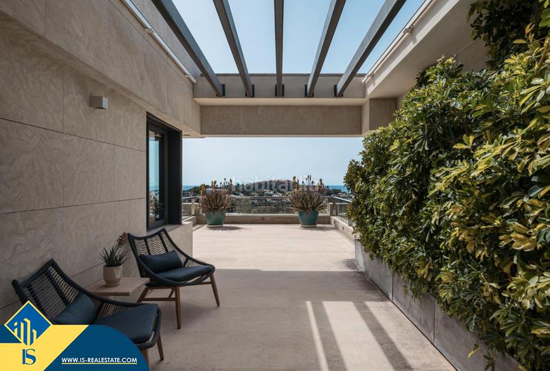 Foto f441fa55-50be-406f-915d-ba08025fa262. Duplex avec chauffage parking piscine dans Los Naranjos Marbella