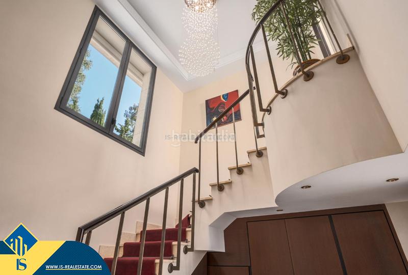 Foto fbe785fe-9fce-42c7-ad1b-9ce1720f396f. Duplex avec chauffage parking piscine dans Los Naranjos Marbella