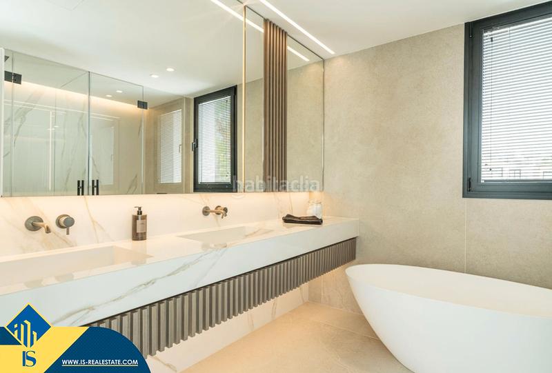 Foto 74225bc6-1b51-46dc-b4ac-a6a99c50c091. Chalet avec chauffage parking piscine dans Los Naranjos Marbella