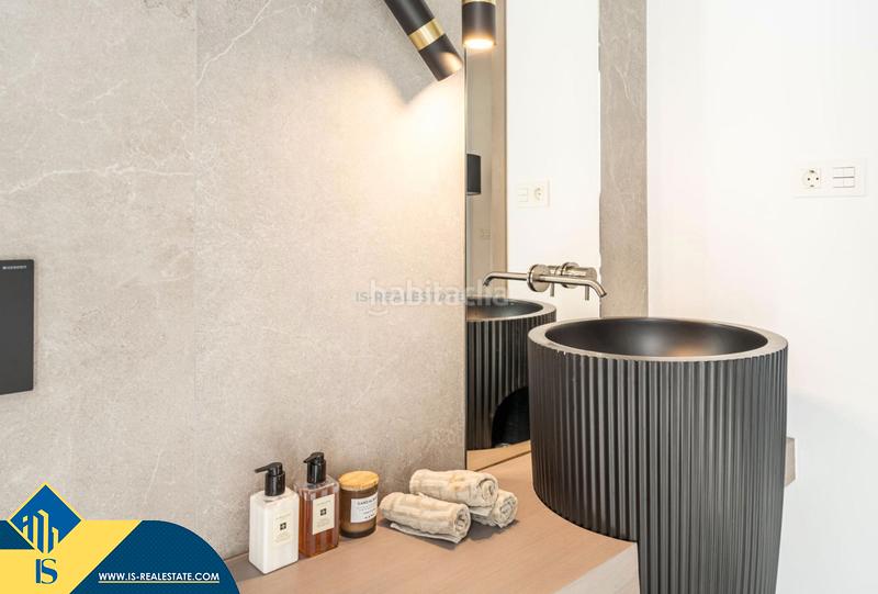 Foto 8a001d36-4d45-4dca-93ba-83cc6ce73e77. Chalet avec chauffage parking piscine dans Los Naranjos Marbella