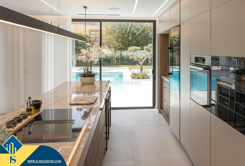 Foto 9bcca5c7-50bc-4b50-ac64-dd7186b77adb. Chalet avec chauffage parking piscine dans Los Naranjos Marbella