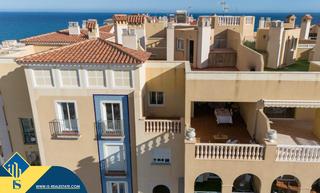 Attique à Zona Playa de los Locos. Ático dúplex con piscina compartida, en la provincia de alicante