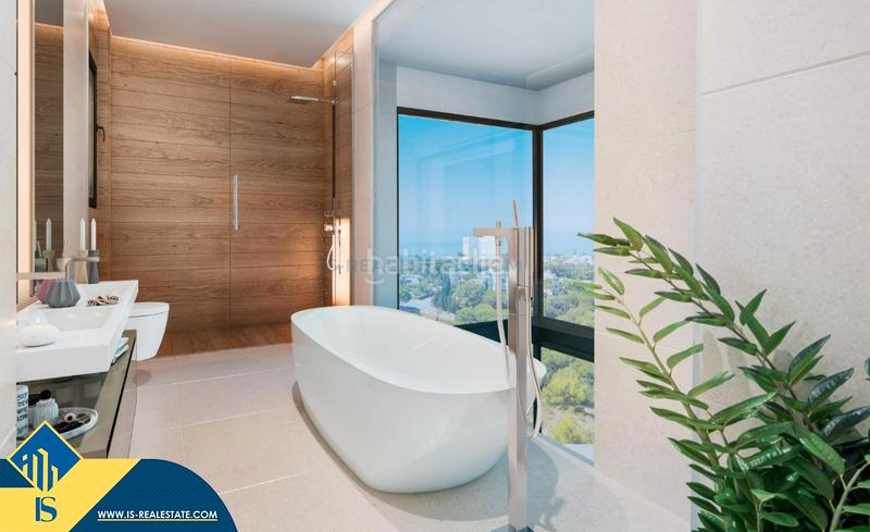 Foto 95c09d61-50cc-4982-a5fe-a61dfb02a380. Reihenhaus mit heizung parking pool in Río Real Marbella