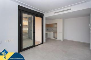 Appartement à Parque Acuático - Sector 25. Apartamento con piscina comunitaria, en la provincia de alicante