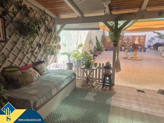 Pis a Las Piscinas Naturales. Apartamento renovado con terraza, en la provincia de alicante, e