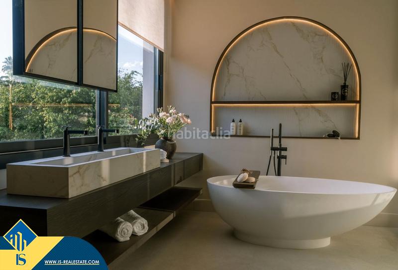 Foto 0333b166-7682-4d65-88d5-d929289dc4ac. Chalet avec cheminée chauffage parking piscine dans Marbella