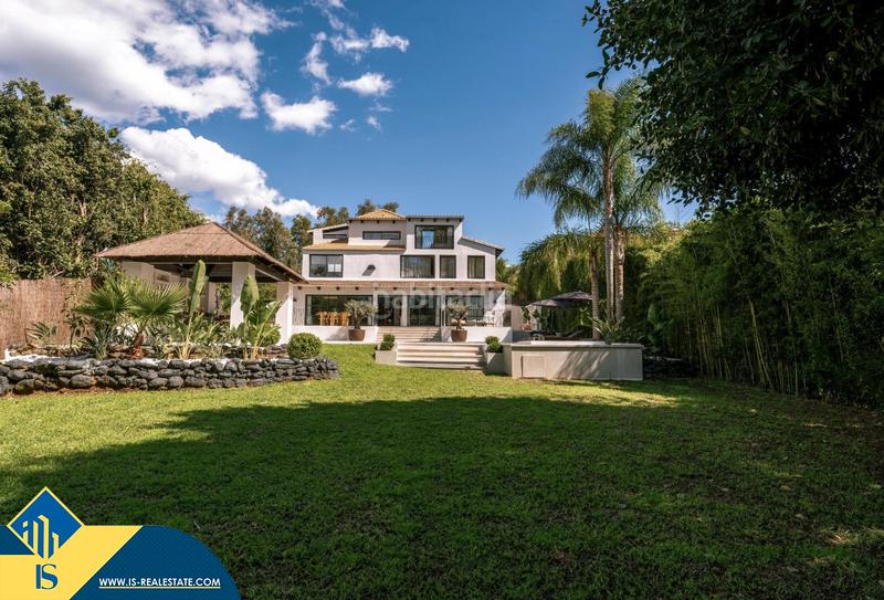 Foto 4d44abdb-485d-4adb-b576-2d4a1408114d. Chalet avec cheminée chauffage parking piscine dans Marbella