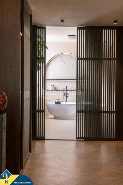 Foto 61994d8a-fb20-4b5c-b0d3-cfcc3f4a42a0. Chalet avec cheminée chauffage parking piscine dans Marbella