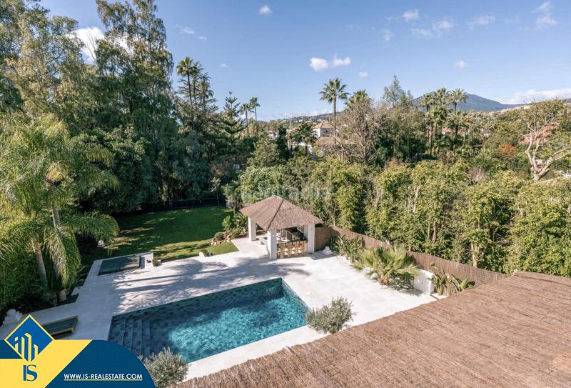 Foto a6387a25-d8ab-4ff0-8c5f-e88dfa73032d. Chalet avec cheminée chauffage parking piscine dans Marbella