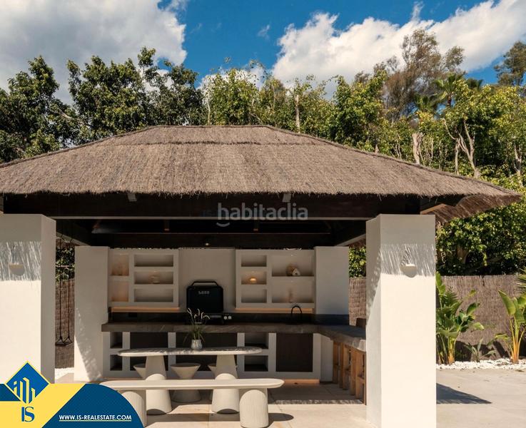 Foto d3929aa5-9a7e-4bcc-95e5-2b2e28dbab37. Chalet avec cheminée chauffage parking piscine dans Marbella