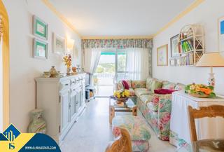 Appartement in Marbesa. Apartamento con piscina comunitaria, en la provincia de málaga,