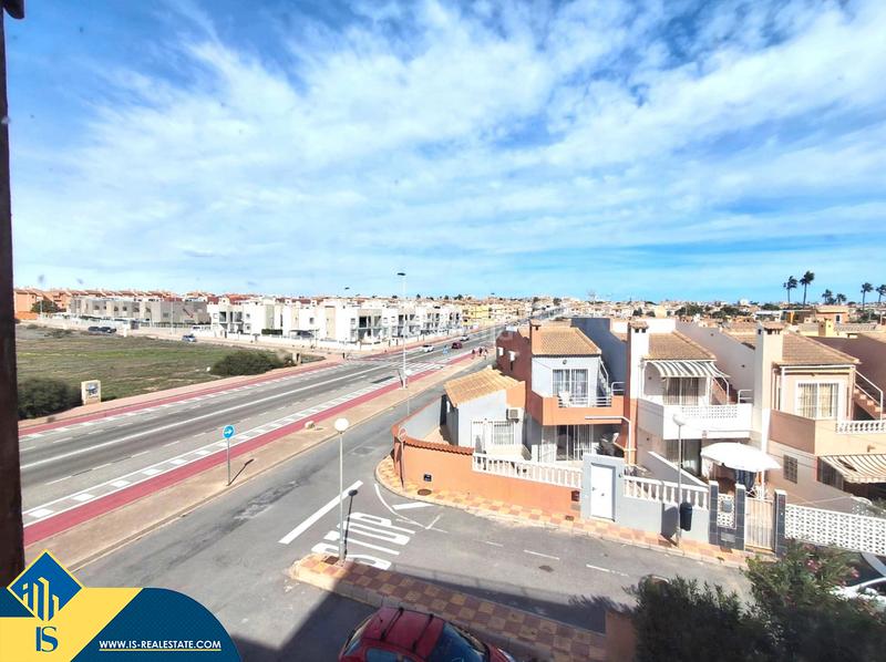 Foto 81aaf8e5-b8d8-4063-97fb-040b50d1e087. Apartament amb calefacció aparcament a Aguas Nuevas Torrevieja